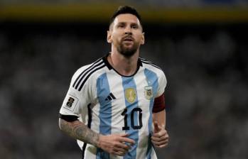 Lionel Messi, con 36 años, seguirá liderando a la albiceleste en lo que será la preparación para la Copa América, tras obtener el campeonato del mundo en 2022. FOTO: CUENTA DE X @Argentina