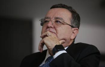 El presidente de la JEP, Alejandro Ramelli, aseguró que la jurisdicción cuenta con varios blindajes constitucionales e internacionales que impiden su eliminación por decisión unilateral del Gobierno. FOTO Colprensa