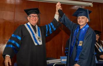 Después de un grave accidente, Didier Yesith Martínez García logró recuperarse y se graduó como ingeniero civil en Bucaramanga. FOTO: Universidad de Santander (Udes)