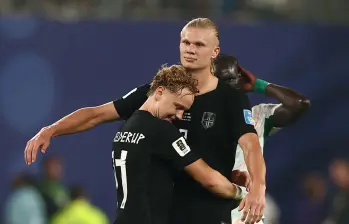 Con un doblete de Erling Haaland, Noruega se aseguró un lugar en los dieciseisavos de final del Mundial. Foto: AFP
