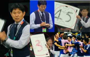 Hajime Moriyasu, entrenador de Japón, utiliza un tablero con códigos numéricos para transmitir instrucciones tácticas durante los partidos del Mundial. Foto: Captura de video / FIFA
