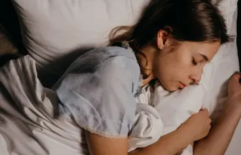Los resultados sugieren una conexión biológica entre la necesidad de dormir y la acumulación de conexiones celulares. FOTO Agencia Sinc