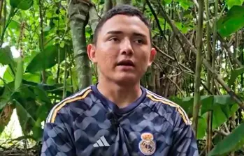 Él es soldado regular Jaiber Arley Castillo Guerrero, secuestrado por el ELN cuando se desplazaba de civil entre los municipios de Puerto Rondón y Tame, en Arauca. FOTO: Captura de video