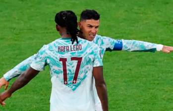 Cristiano Ronaldo y Rafael Leao en la selección portuguesa. FOTO: Getty