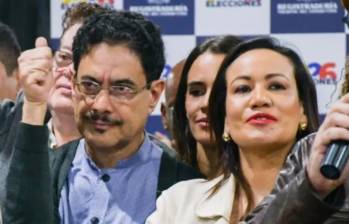Iván Cepeda y Carolina Corcho (hoy senadores) resolvieron mediante una consulta interna quién sería el candidato a las elecciones presidenciales por el Pacto Histórico en octubre de 2025. FOTO: Prensa Iván Cepeda