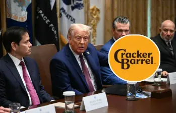 Desde el cambio de logo la marca se ha visto envuelta en una controversia que incluso a bajado el valor de sus acciones en la bolsa. Imagen: AFP, Cracker Barrel.