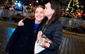 María Corina Machado junto a su hija Ana Corina Sosa en Oslo, Noruega. FOTO: Jo Sraube, tomada de X @NobelPrize
