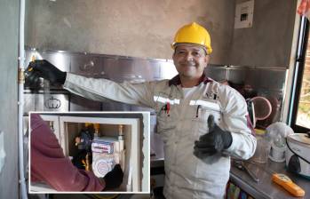 Un proceso de instalación en uno de los hogares beneficiados por los subsidios. FOTO: Cortesía