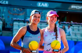 Emiliana Arango (derecha) se consagró en dobles de Bastad junto a la suiza, Simona Waltert (izquierda). FOTO: Instagram Emiliana Arango