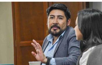 Andrés López dejó el Viceministerio durante el periodo de la campaña de la segunda vuelta presidencial para respaldar a Cepeda. FOTO: Alcaldía de Tunja