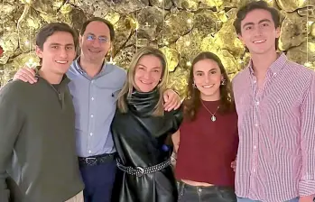 Restrepo sostiene su vida junto a su esposa Tatiana Céspedes y sus tres hijos. FOTO Cortesía