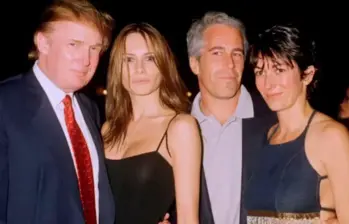 El actual presidente de Estados Unidos, Donald Trump, y su esposa Melania junto al fallecido Jeffrey Epstein y su pareja Ghislaine Maxwell. FOTO: Getty