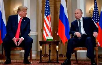 Donald Trump y Vladimir Putin reconocieron haber tenido una conversación sobre una tregua en Ucrania. FOTO: Getty Images