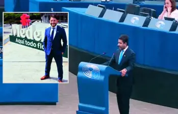 Adelante, el eurodiputado Álvaro Sebastian Kruis en una visita a Medellín. Atrás, durante una asamblea en Bruselas. FOTO: cortesía e imagen tomada de redes