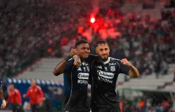 En la imagen aparecen Brayan León y Francisco Fydriszewski, dupla goleadora del DIM. FOTO COLPRENSA