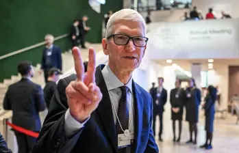 Tim Cook concluye su trayectoria como director ejecutivo de Apple tras haber liderado la multinacional tecnológica desde el 24 de agosto de 2011, fecha en la que asumió la responsabilidad tras la renuncia de Steve Jobs. FOTO: Getty.