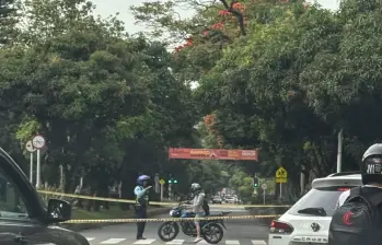 Avenida de Las Vegas, cerrada en Medellín. FOTO: Cortesía Denuncias Antioquia