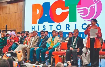 La coalición aplazó la definición de su candidato único a la consulta del “Frente Amplio” en marzo, mientras resuelve sus trabas jurídicas y mantiene cohesionados a sus nueve aspirantes. FOTO @PactoCol