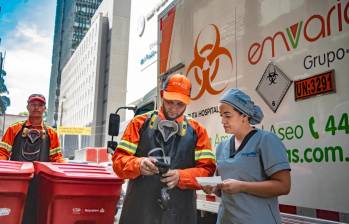 Solo durante 2025 la empresa registró 109 accidentes laborales asociados al contacto con elementos cortopunzantes y residuos considerados de riesgo biológico o mecánico. FOTO Emvarias.