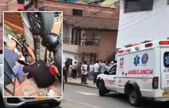 Adelante, momento en el que los vecinos rescatan a la conductora. Atrás, el lugar de los hechos. FOTO: Cortesía Denuncias Antioquia