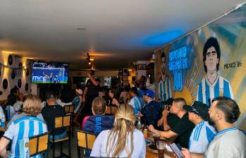 Los aficionados argentinos (y colombianos que apoyaban a Argentina), disfrutaron en El Quilombo de Envigado. Foto: Brandon Martínez González