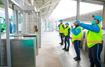 Así son las estructuras anticolados del portal 20 de Julio de TransMilenio. FOTO: Tomada de X @TransMilenio