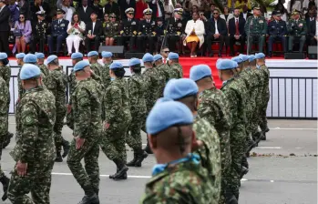 Desbandada exprés: firman la salida de más de 80 oficiales de las FF. MM.