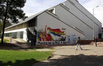 La Universidad Nacional fue tomada por encapuchados durante este viernes, 16 de mayo. Foto: Colprensa