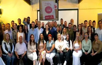Algunos de los dueños de los restaurantes exaltados por el Distrito con el sello Medellín Sí Sabe. FOTO: Cortesía