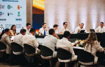 En Barranquilla fue la reunión entre el presidente electo y nueve alcaldes que tuvo como centro la seguridad. FOTO: @ABDELAESPRIELLA
