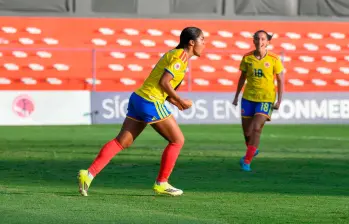 La delantera Maithé López celebra su segundo gol con Colombia en el Sudamericano Sub-20, en la victoria 2-0 ante Uruguay. FOTO CORTESÍA FCF 