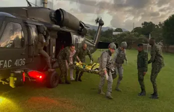 El soldado tras su arribo a la base militar del sector La Mota en Medellín, luego de su rescate. FOTO: Cortesía FAC.