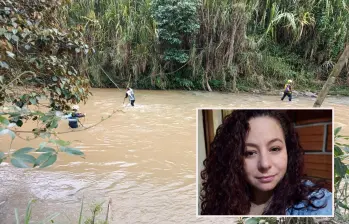 Adelante, Sandra Yanet Gutiérrez Calle, de 49 años, la mujer que era buscada desde el pasado martes 2 de junio. Atrás, las labores de búsqueda da familiares y rescatistas. FOTO: Cortesía e imagen tomada de redes.