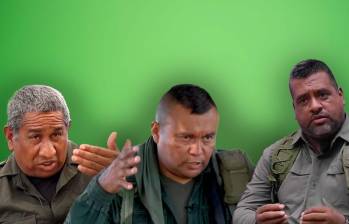 Gabriel Yépez, alias HH (izq.), lidera Comuneros del Sur, una facción que se separó del ELN; Alexander Díaz, alias Calarcá (centro), cabecilla de la disidencia Estado Mayor Central de Bloques y Frentes; Geovany Andrés Rojas, alias Araña, jefe de comandos de la Frontera. FOTOS Capturas de video