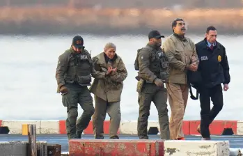 Nicolás Maduro y su esposa Cilia Flores trasladados al juzgado de Nueva York. Foto: Getty 