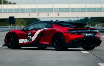 El Yangwang U9 Xtreme logró el récord de velocidad con el piloto alemán Marc Basseng en pista certificada. FOTO: CORTESÍA