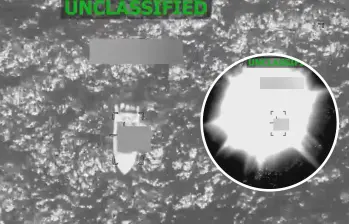 Imagen del ataque por EE.UU a embarcación “en operaciones de narcotráfico”. en el pacífico. Foto: tomada de X / U.S. Southern Command
