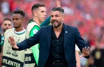 Javier Gandolfi ha recibido críticas en los últimos partidos de parte de un sector de la hinchada de Atlético Nacional. FOTO: Juan Antonio Sánchez