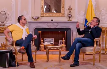 Juanpis González sostuvo una conversación con Gustavo Petro en la Casa de Nariño. Foto: Captura de video