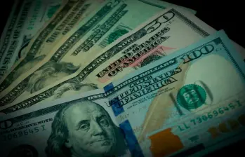 El dólar está un 15% más barato que hace un año. FOTO COLPRENSA. 