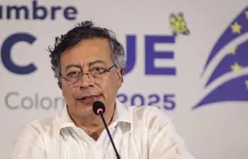 El presidente se pronunció en sus redes sobre la muerte de seis menores de edad en medio de un bombardeo de la Fuerza Aeroespacial Colombiana. Foto: Colprensa