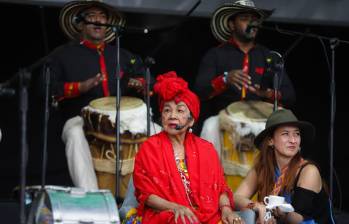 Totó la Momposina dedicó más de 50 años a preservar los ritmos y tradiciones del Caribe colombiano, llevando su música a escenarios de Europa, Estados Unidos y América Latina. FOTO: Colprensa. 