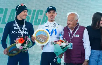 El ciclista colombiano Diego Pescador es uno de los jóvenes con mayor proyección que tiene el equipo Movistar de España. Tiene 21 años . Foto: tomada del x de @MovistarTeam