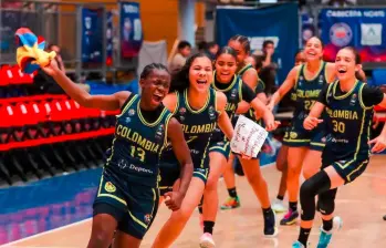 El festejo de la Selección Colombia tras su clasificación. FOTO fiba