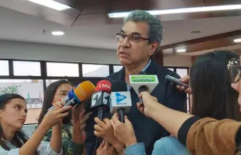 Héctor Iván García lleva más de medio siglo dentro de la Universidad de Antioquia, donde se formó y ha sido docente. FOTO: Cortesía emisora UDEA 