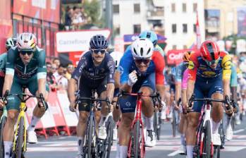 Tronchon sorprendió en el embalaje y se impuso ante Magnus Cort y Thibau Nys. FOTO @lavuelta