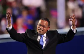 Keith Ellison, fiscal de Minnesota con esposa paisa, enfrenta la ofensiva migratoria de Trump