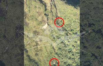 La Fuerza Aérea, en un sobrevuelo, ubicó el sitio exacto donde se accidentó la aeronave que había salido el domingo pasado desde Condoto, Chocó. Foto: Fuerza Aérea