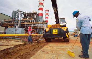 Las termoeléctricas operan a su tope en Colombia ante el bajo nivel de los embalses. FOTO: Manuel Saldarriaga