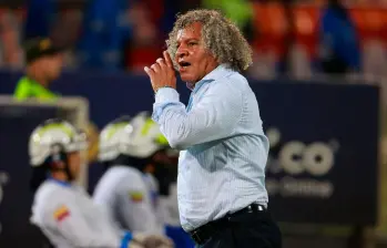 Alberto Gamero aún sigue sin equipo en el fútbol colombiano tras dejar el banquillo de Millonarios a finales de 2024. FOTO: EL COLOMBIANO